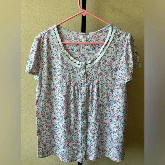 Pajama top size large - Picture 1 of 4